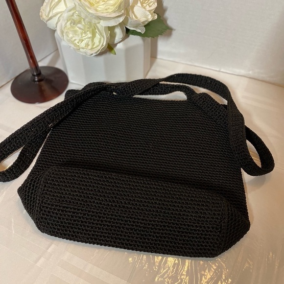 Unbelievable Price! Perfect All Season Bag! Easy to clean and travel with. - Picture 4 of 12